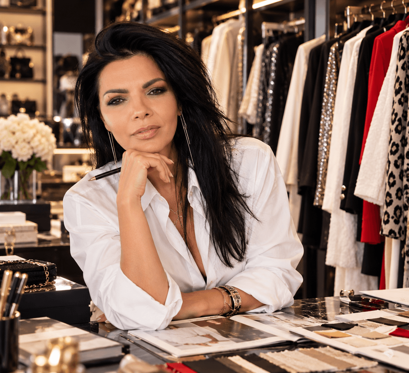 Aura Anghel, consultant de imagine, in studioul sau